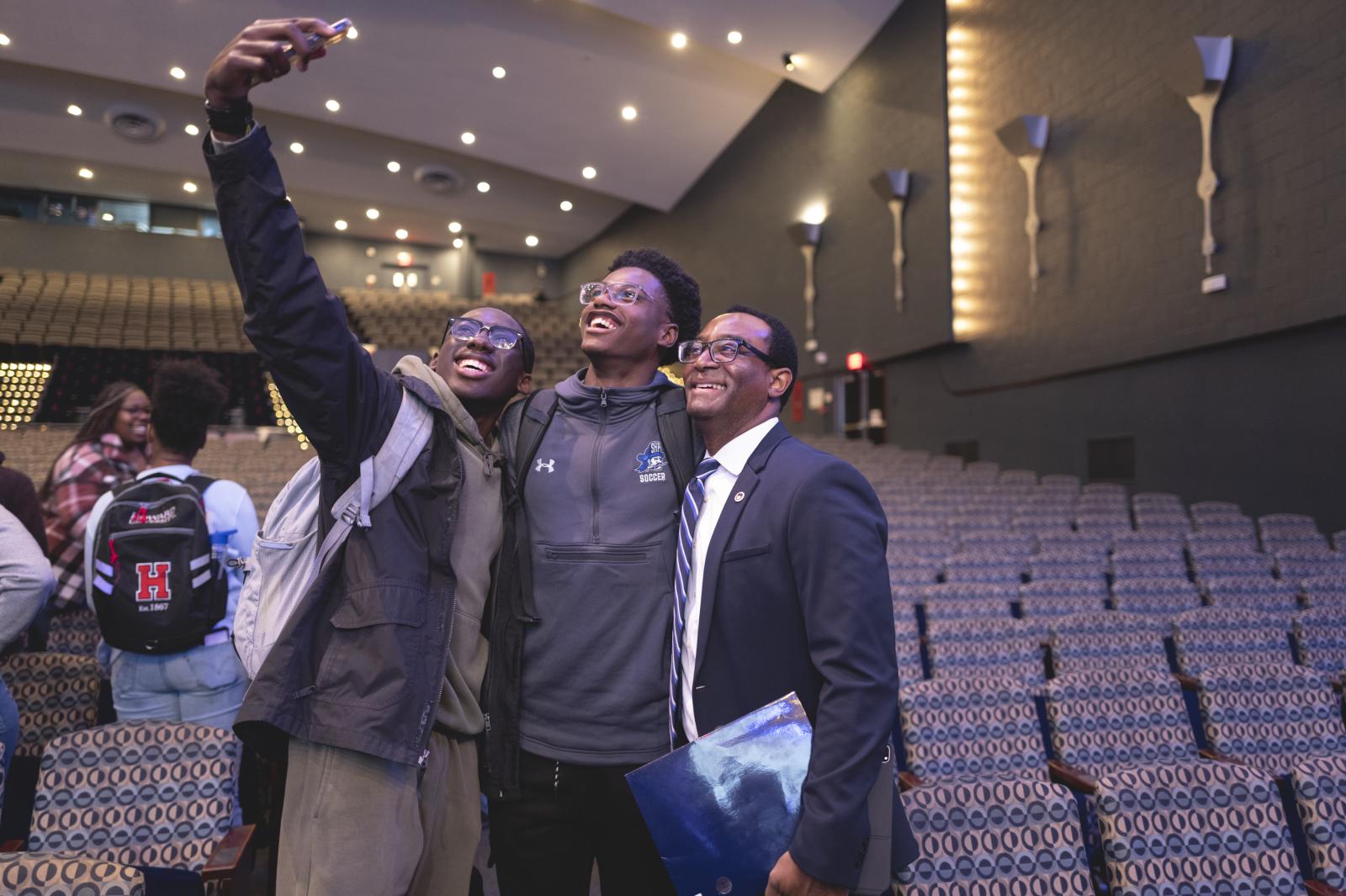 President Ben Vinson III with first-year students