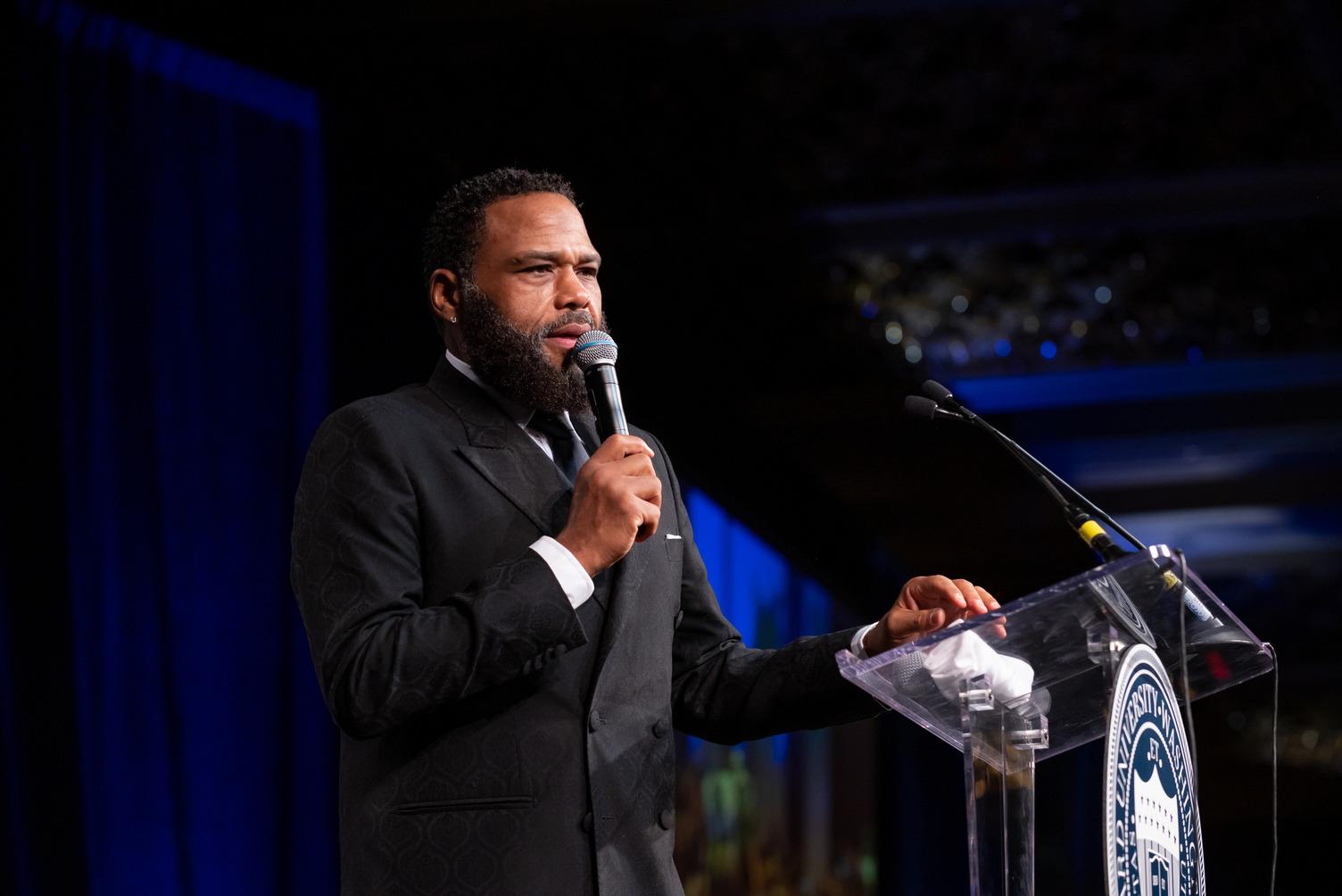 Anthony Anderson served as the master of ceremonies for the 100th Charter Day Dinner. (Source: Howard University)