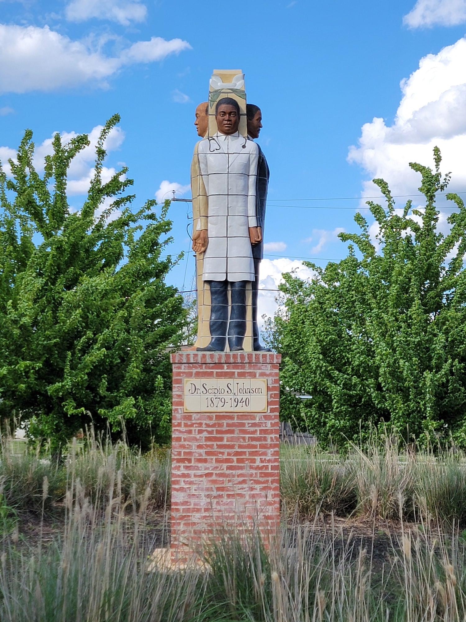 A ceramic statue in Augusta, Ga. featuring Howard University alumni.